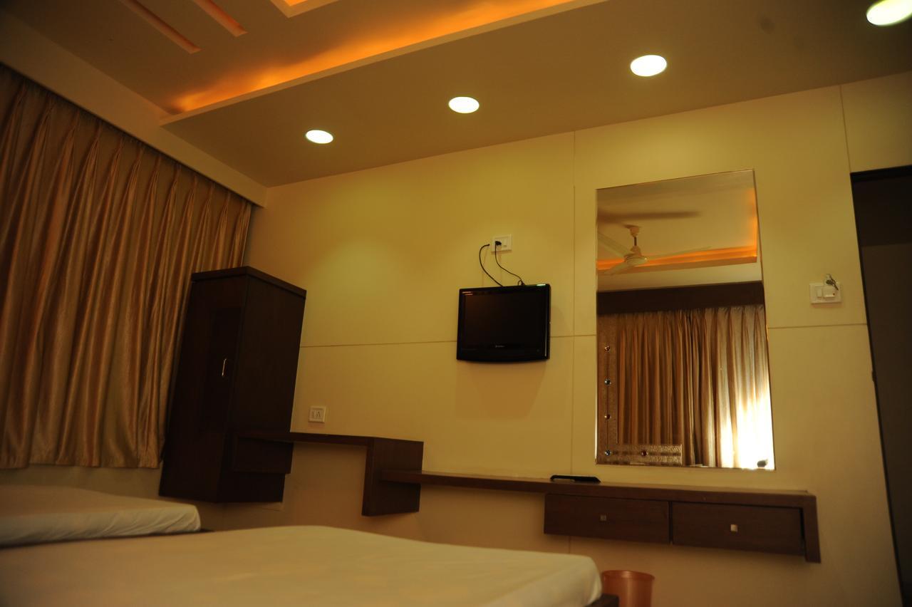 Tulsi Motel Nadiād Kültér fotó